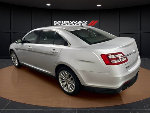 Used 2016 Ford Taurus Limited FWD image 3