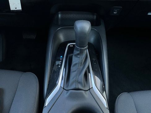 Used 2025 Toyota Corolla LE image 21