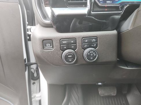 Used 2022 Chevrolet Silverado 1500 LTZ image 21