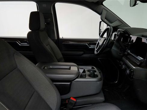 Used 2024 Chevrolet Silverado 2500 LT image 24