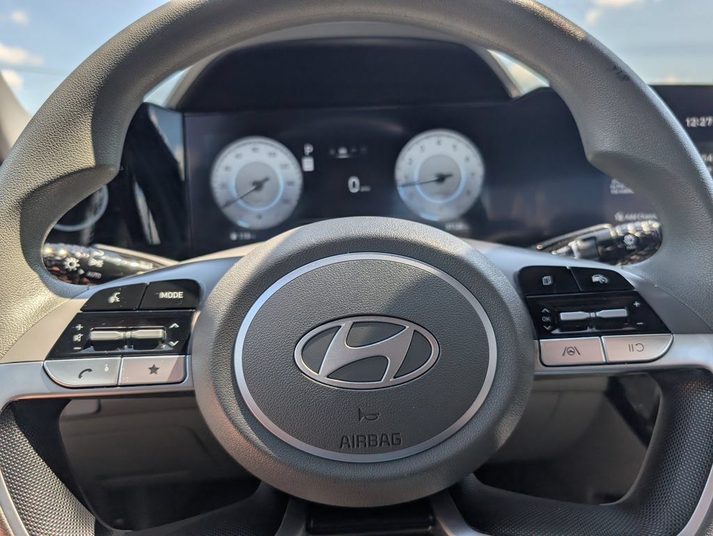 Used 2024 Hyundai Elantra SEL FWD image 20