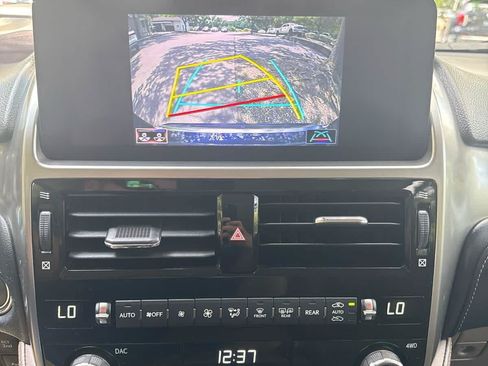 Used 2022 Lexus GX 460 Premium w/ Accessory Package AWD/4WD image 22