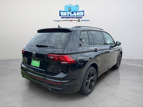 Used 2024 Volkswagen Tiguan SE R-Line FWD image 6