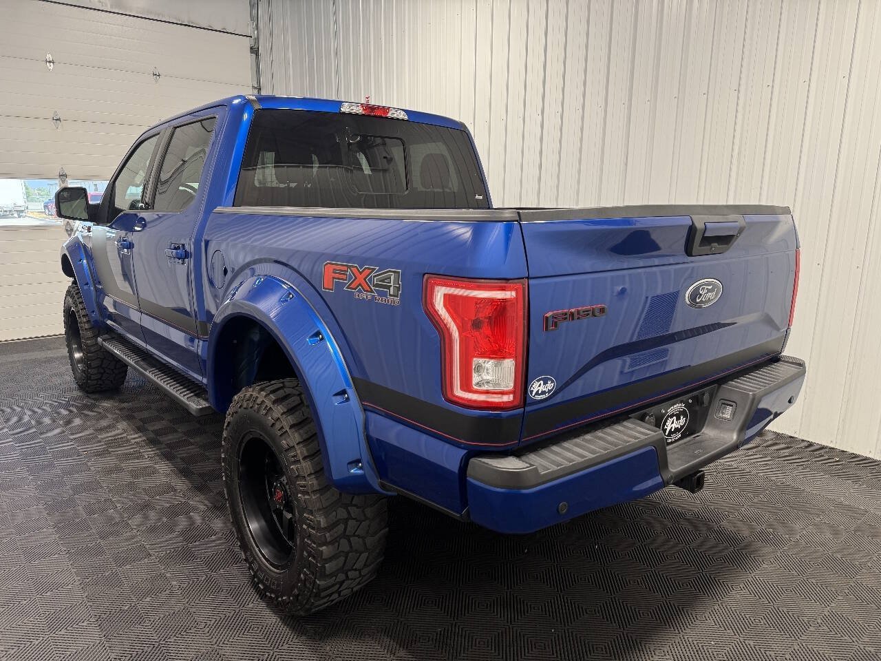 Used 2017 Ford F150 XLT w/ Equipment Group 302A Luxury AWD/4WD image 4