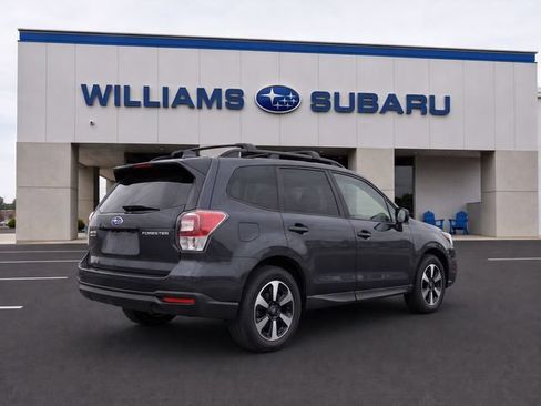 Used 2018 Subaru Forester 2.5i Premium AWD/4WD image 4
