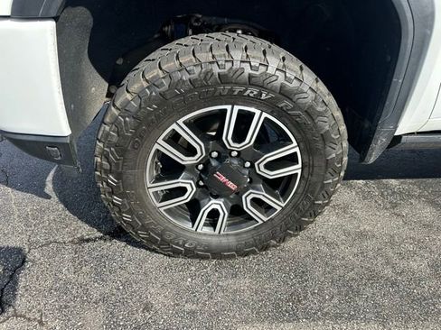 Used 2021 GMC Sierra 2500 AT4 w/ AT4 Premium Plus Package image 7