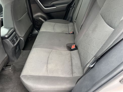 Used 2022 Toyota RAV4 XLE image 7