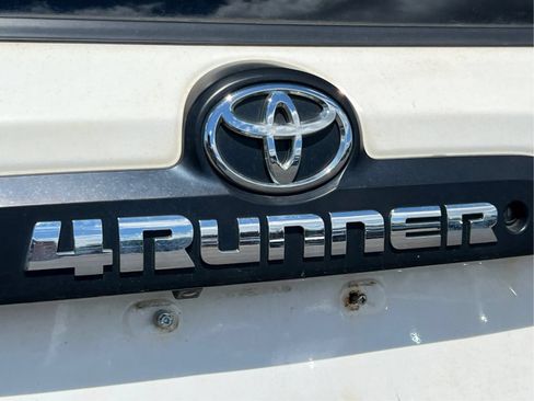 Used 2018 Toyota 4Runner TRD Off-Road AWD/4WD image 29