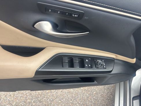 Used 2020 Lexus ES 350 w/ Premium Package image 19