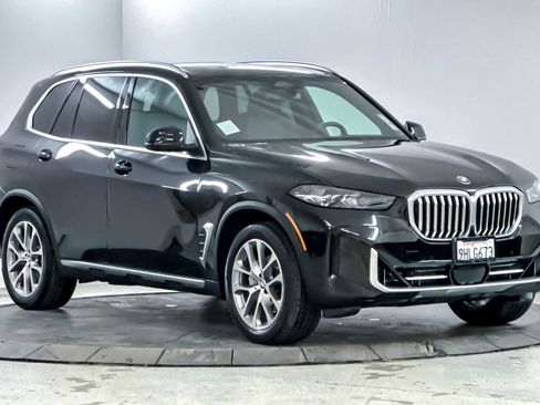Used 2024 BMW X5 xDrive40i w/ Parking Assistance Package image 9