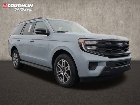 New 2025 Ford Expedition Active image 1