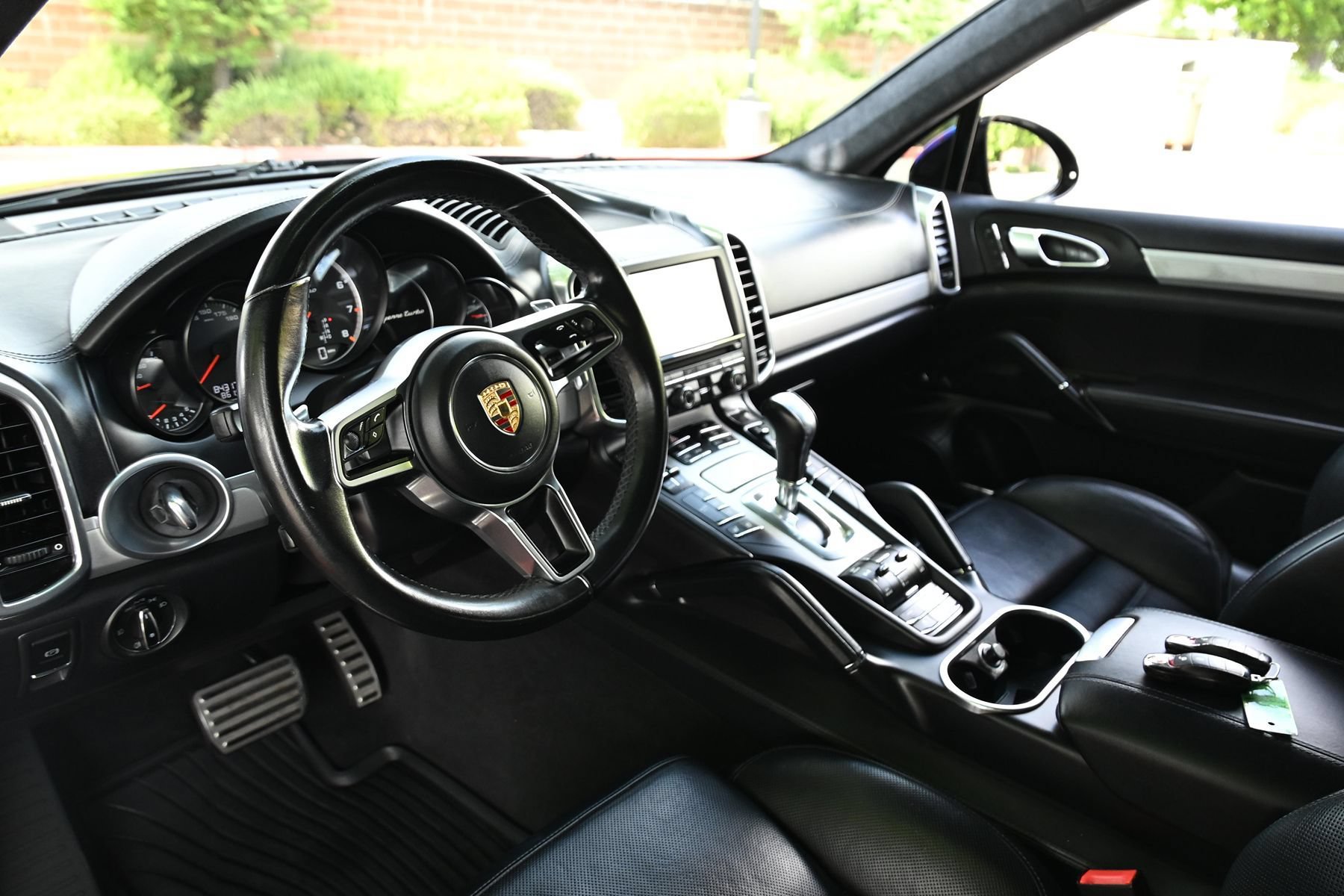 Used 2015 Porsche Cayenne Turbo AWD/4WD image 21