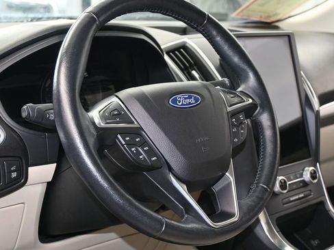 Used 2022 Ford Edge Titanium image 14