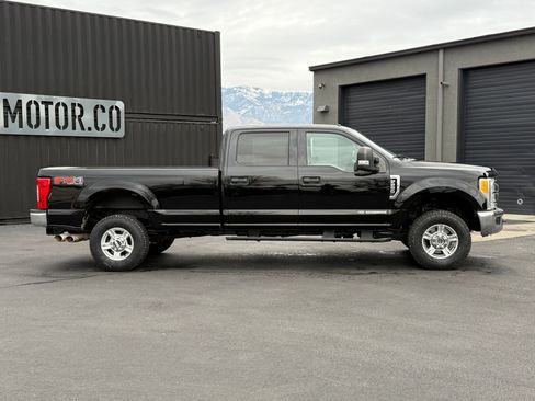 Used 2017 Ford F250 XLT w/ XLT Value Package image 3