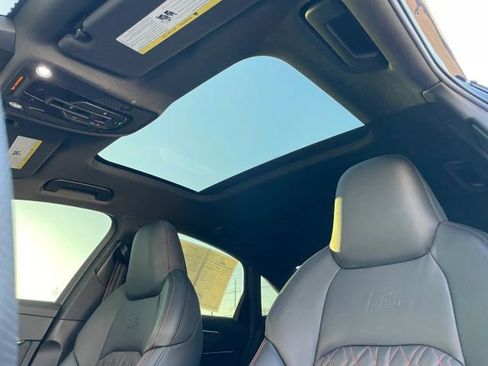 Used 2025 Audi S6 Premium Plus image 41