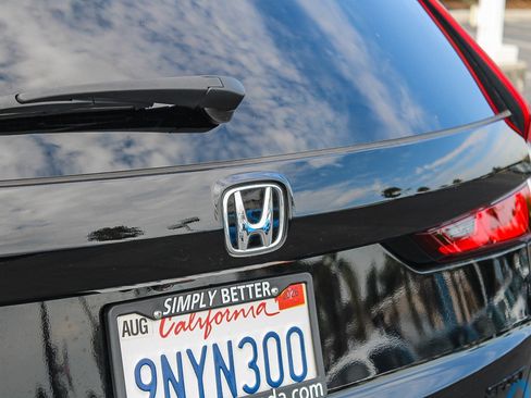 Used 2025 Honda CR-V Sport image 11