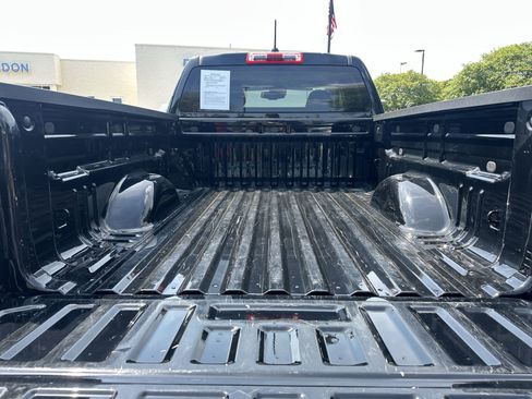 Used 2022 Chevrolet Colorado LT w/ Fleet Safety Package RWD image 32