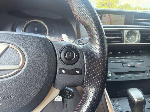 Used 2016 Lexus IS 350 RWD image 18