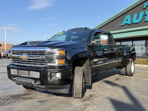 Used 2019 Chevrolet Silverado 3500 High Country w/ Duramax Plus Package image 16