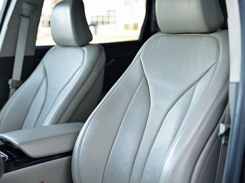 Used 2021 Lincoln Nautilus Reserve image 22