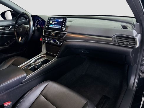 Used 2018 Honda Accord Sport image 30