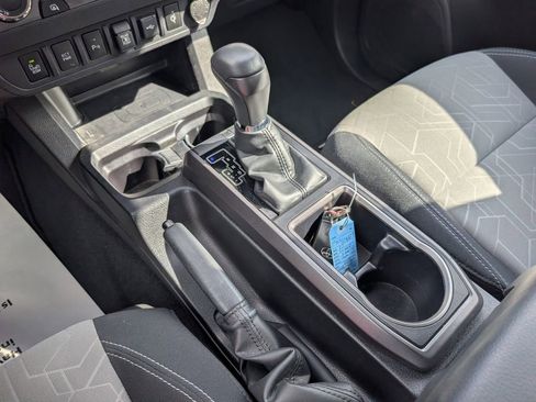 Used 2023 Toyota Tacoma TRD Sport w/ Advanced Technology Package image 15