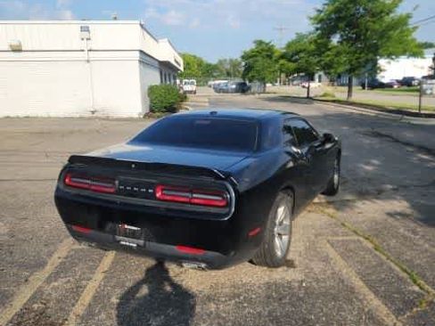 Used 2018 Dodge Challenger SXT RWD image 19