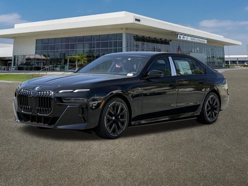 New 2026 BMW 750e xDrive w/ Premium Package AWD/4WD image 4