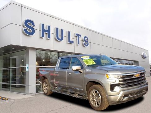 Used 2024 Chevrolet Silverado 1500 High Country image 3
