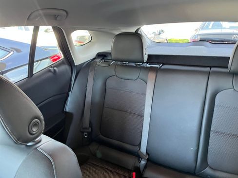 Used 2025 Chevrolet Trax LT image 39