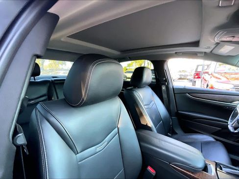 Used 2019 Cadillac XTS Luxury image 21