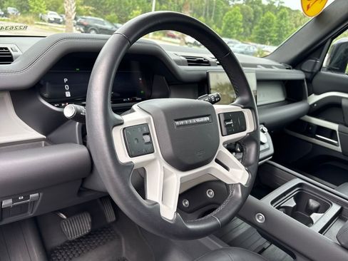 Used 2024 Land Rover Defender 110 SE AWD/4WD image 8