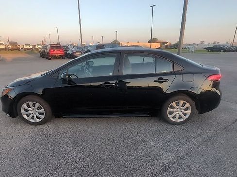 Used 2026 Toyota Corolla LE FWD image 8