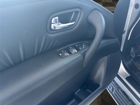Used 2024 Nissan Armada SL w/ Captain's Chairs Package image 18