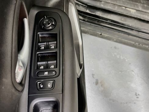 Used 2022 Jeep Renegade Latitude AWD/4WD image 18
