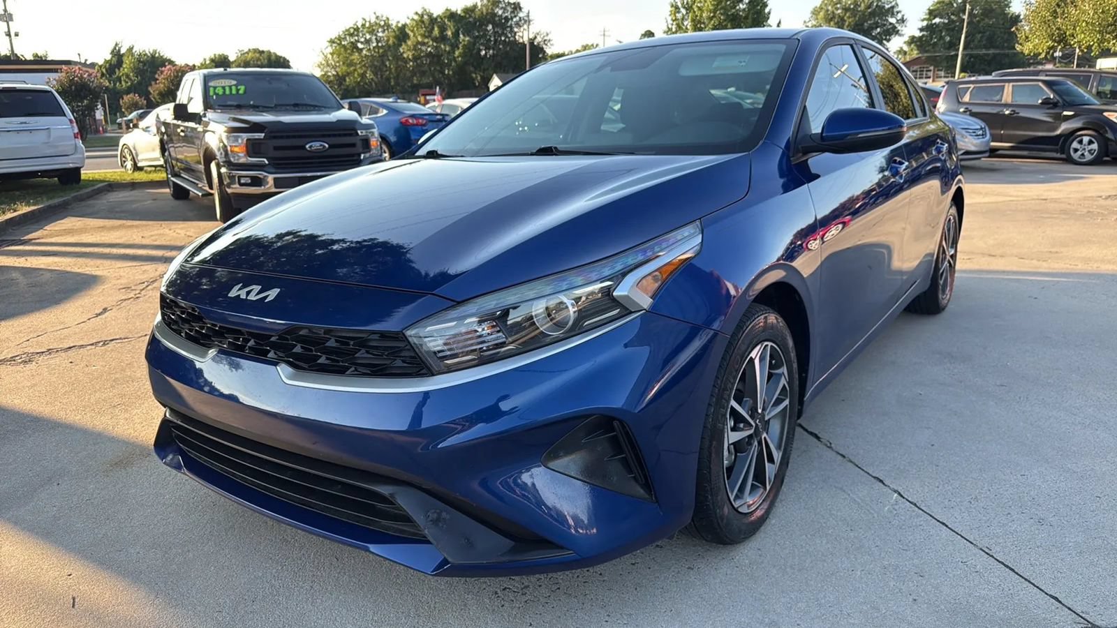 Used 2024 Kia Forte LXS w/ LXS Technology Package FWD image 1