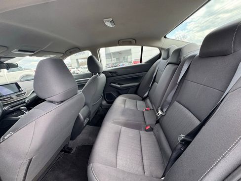 Used 2023 Nissan Altima 2.5 SV image 9