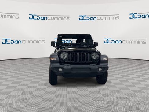 Used 2024 Jeep Wrangler Unlimited Sport AWD/4WD image 3