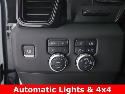 Used 2025 GMC Sierra 1500 AT4 w/ Technology Package AWD/4WD image 21