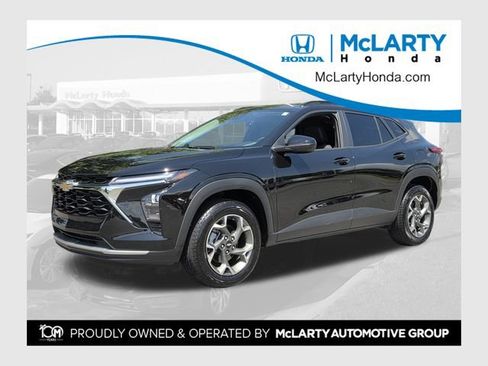 Used 2024 Chevrolet Trax LT FWD image 1
