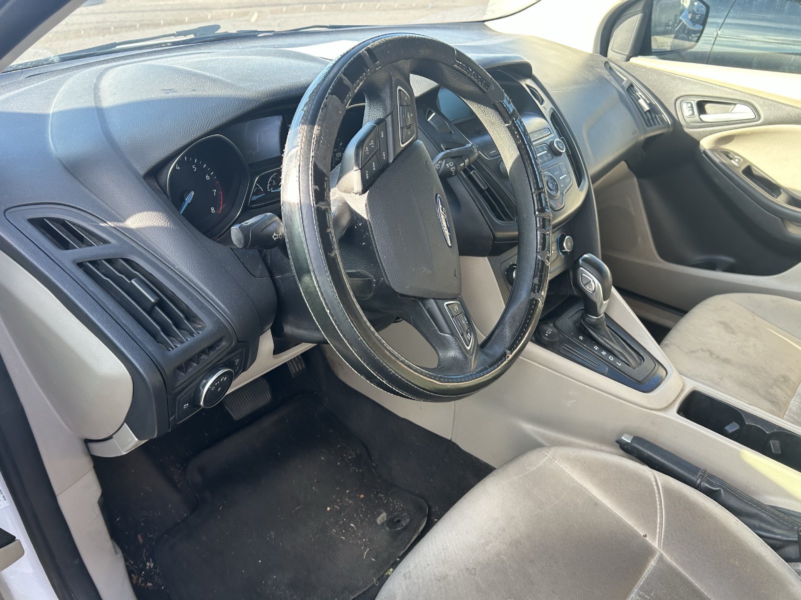 Used 2018 Ford Focus SE FWD image 11