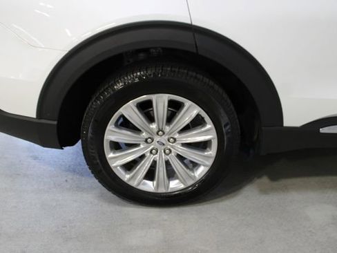 Used 2021 Ford Explorer Limited w/ Equipment Group 301A AWD/4WD image 38