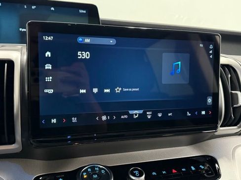 New 2025 Ford Expedition Active image 23