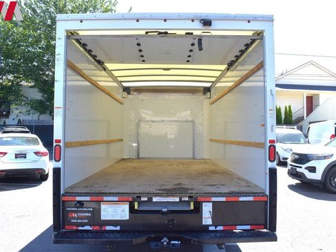 Used 2022 Ford E-350 and Econoline 350 Super Duty image 23