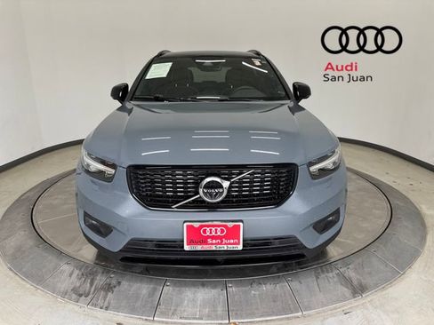 Used 2022 Volvo XC40 T4 R-Design w/ Advanced Package image 3