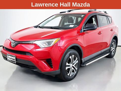 Used 2017 Toyota RAV4 LE AWD/4WD image 1