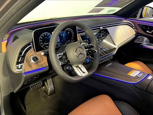 New 2026 Mercedes-Benz E 53 AMG e 4MATIC Sedan image 9