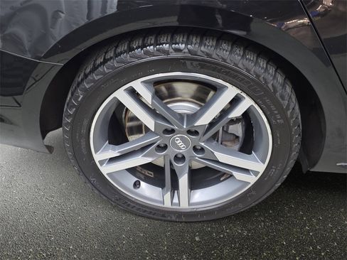 Used 2018 Audi A4 2.0T Premium Plus image 32