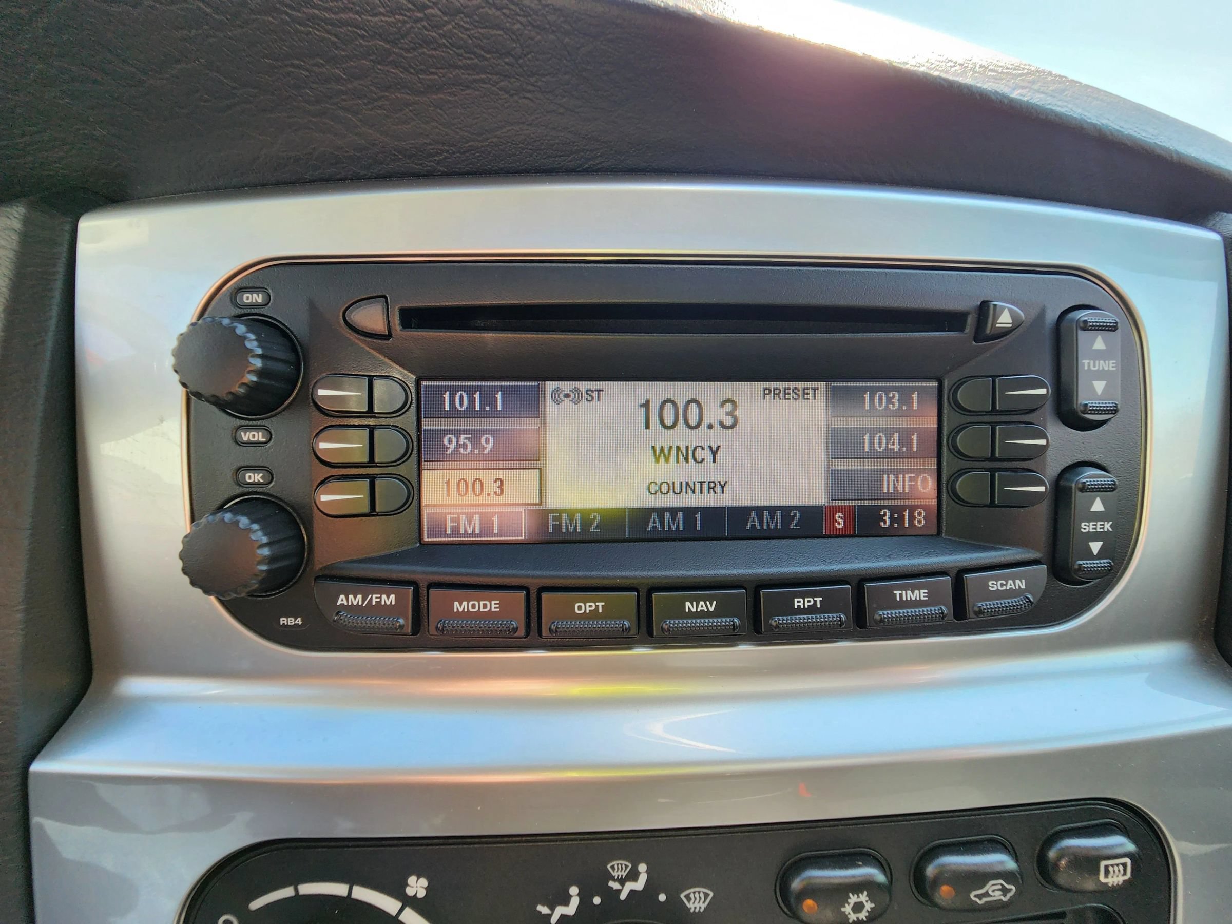 Used 2005 Dodge Ram 1500 Truck 2WD Quad Cab image 32