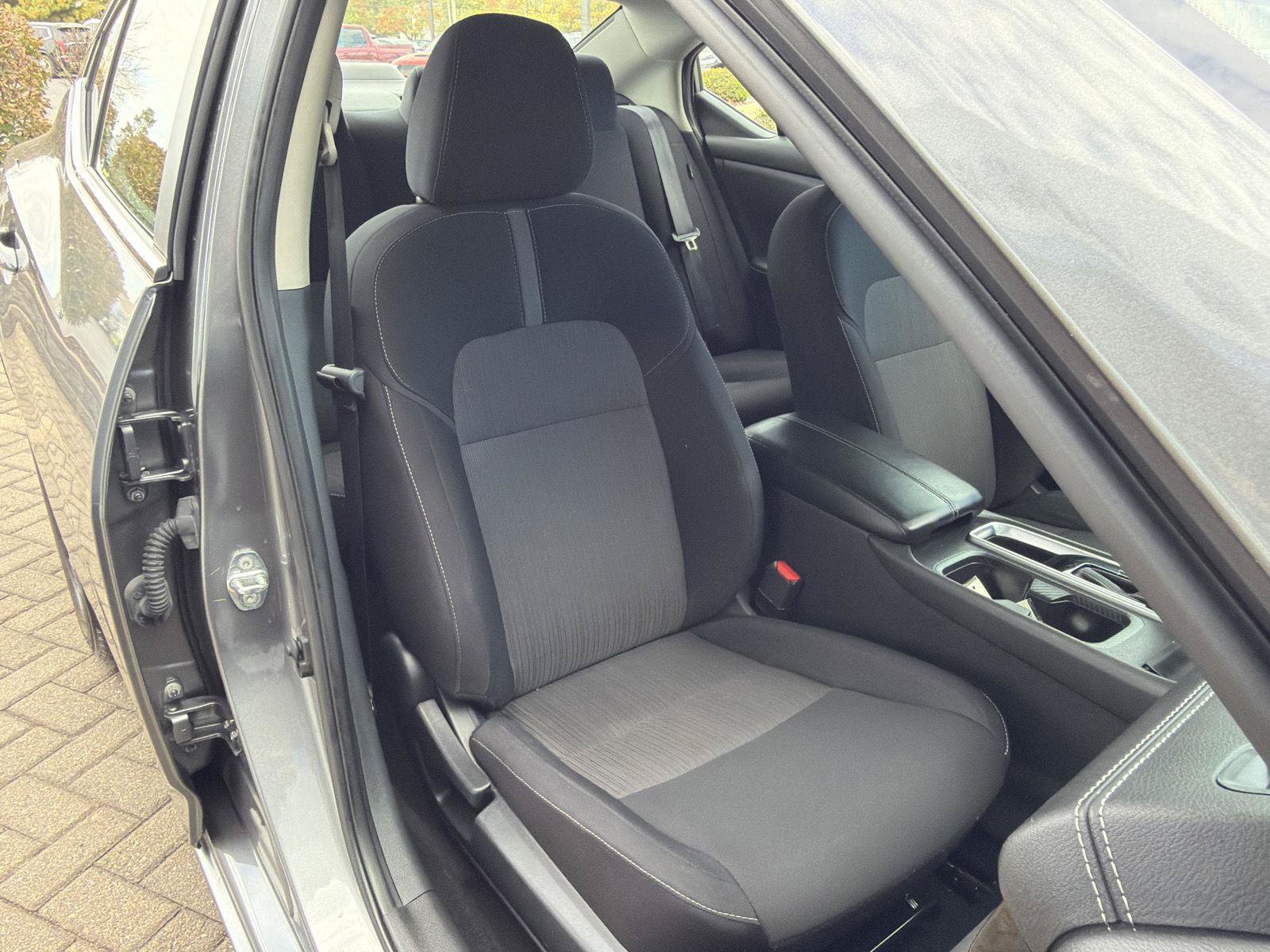 Used 2024 Nissan Sentra SV FWD image 30